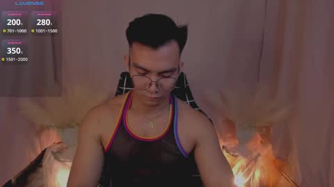 Snapshot of 000batman000 chatting on 12/11/24, 04:39 Bruce online show from 12/11/24, 04:39