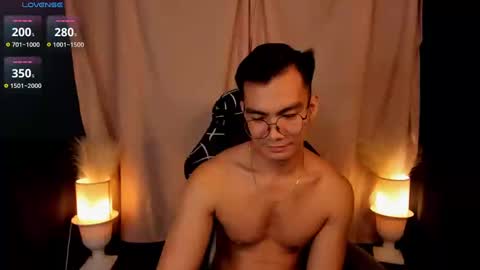 Snapshot of 000batman000 chatting on 02/05/25, 08:32 Bruce online show from 02/05/25, 08:32