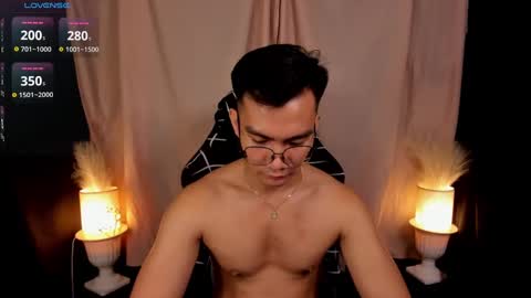 Snapshot of 000batman000 chatting on 02/18/25, 02:16 Bruce online show from 02/18/25, 02:16