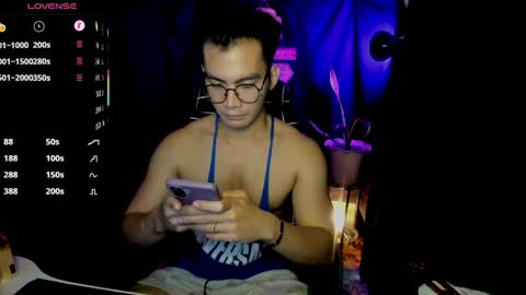 Snapshot of 000batman000 chatting on 02/06/26, 01:36 Bruce online show from 02/06/26, 01:36