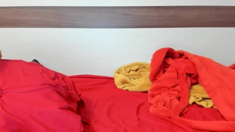 00ingrid00 online show from 12/15/25, 08:13