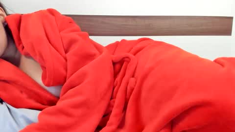 00ingrid00 online show from 12/22/25, 09:56