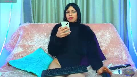 Snapshot of 01klhoe01 chatting on 07/09/26, 01:20 Klhoe Carter 3 online show from 07/09/26, 01:20