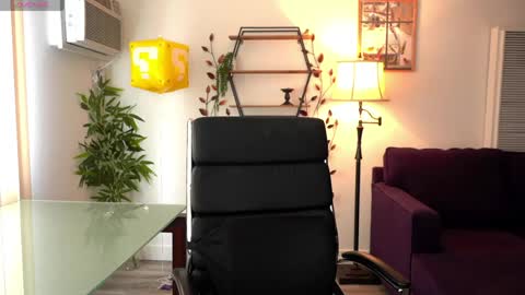 Olivia online show from 04/21/26, 09:06