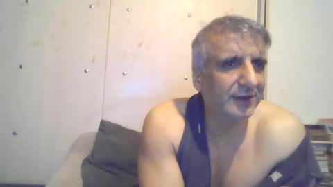 Snapshot of 0luvmonkey chatting on 11/01/25, 01:18 0luvmonkey online show from 11/01/25, 01:18