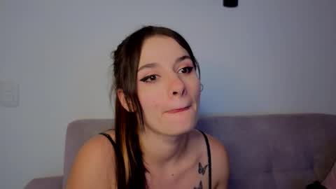 Snapshot of 0ne_of_0ne chatting on 02/11/26, 01:21 Steven e online show from 02/11/26, 01:21