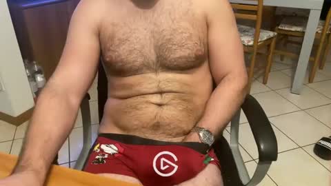 Snapshot of 100piedi1 chatting on 12/15/24, 01:32 100piedi1 online show from 12/15/24, 01:32