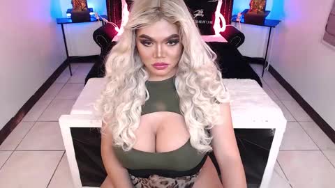 Sasha Banks online show from 12/13/24, 08:09