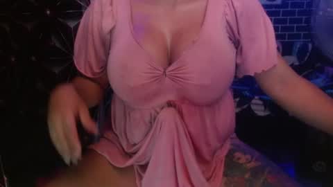 Snapshot of 11inchmonstercock4u chatting on 07/09/26, 02:26 i am trixie im Your Selfsucking Mistress online show from 07/09/26, 02:26
