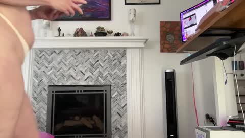 Aurora Willows online show from 03/06/25, 08:05