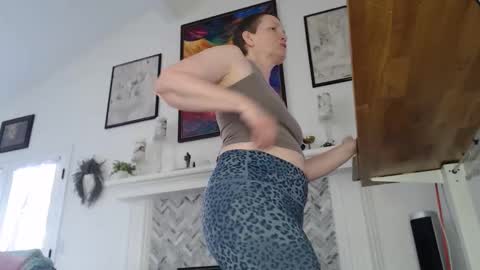 Aurora Willows online show from 12/13/25, 07:53