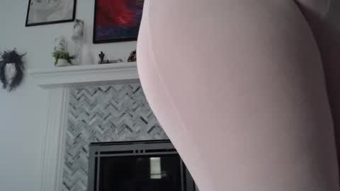 Snapshot of 11willowandjohn11 chatting on 02/19/26, 04:25 Aurora Willows online show from 02/19/26, 04:25