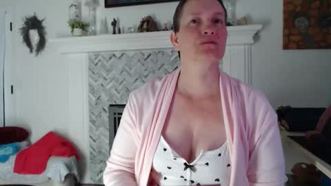 Aurora Willows online show from 04/02/26, 03:48