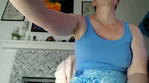 Aurora Willows online show from 05/24/26, 02:16