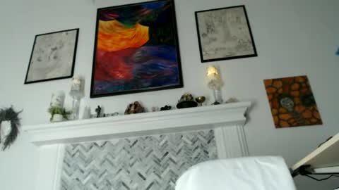 Aurora Willows online show from 06/22/26, 02:57