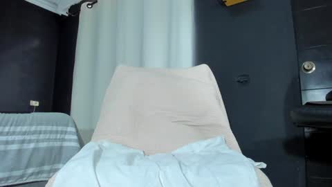 kim 04suarez online show from 01/11/25, 09:04