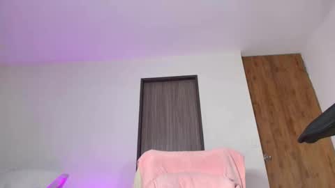 kim 04suarez online show from 09/13/25, 01:49