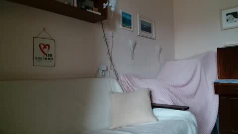 12ennie online show from 03/18/26, 08:39