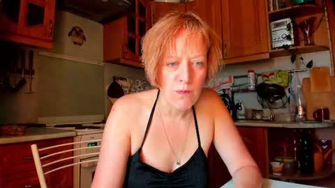 Snapshot of 12ennie chatting on 07/03/26, 06:42 12ennie online show from 07/03/26, 06:42