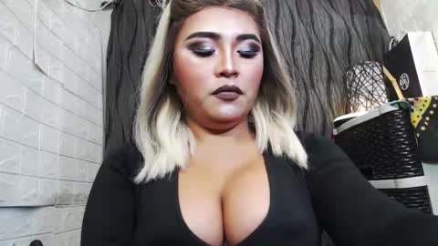 sexy kia online show from 10/10/25, 01:04