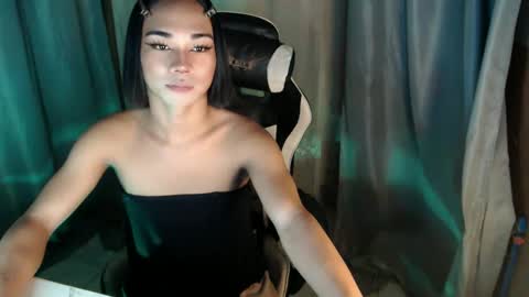 Snapshot of 18_nicole chatting on 03/06/25, 09:58 barbie online show from 03/06/25, 09:58