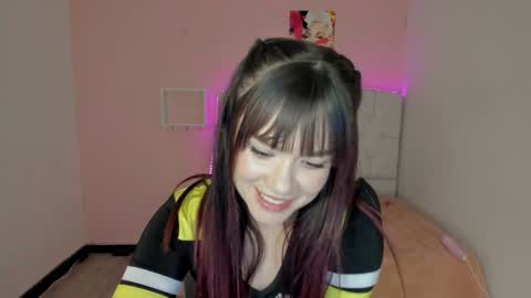 Snapshot of 18candy chatting on 12/16/24, 11:39 18candy online show from 12/16/24, 11:39