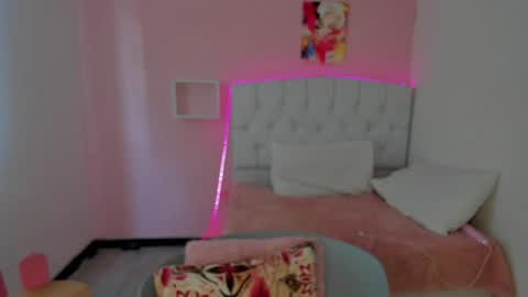 Snapshot of 18candy chatting on 12/20/24, 09:50 18candy online show from 12/20/24, 09:50