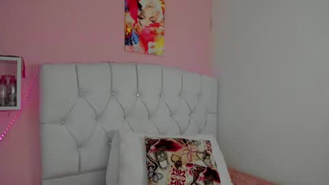 Snapshot of 18candy chatting on 09/15/25, 10:10 18candy online show from 09/15/25, 10:10