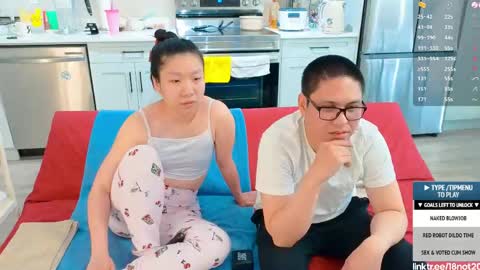 Snapshot of 18not20 chatting on 06/08/26, 01:28 Tong Ralph online show from 06/08/26, 01:28