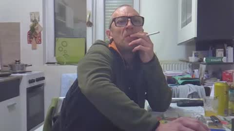 Snapshot of 1973man chatting on 01/12/26, 08:25 1973man online show from 01/12/26, 08:25