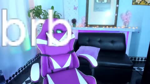 Snapshot of 19vanee chatting on 03/11/25, 03:56 stef read my description online show from 03/11/25, 03:56