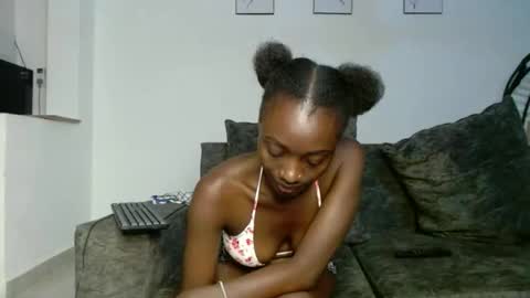 Snapshot of 1_beckah chatting on 06/10/26, 10:19 beckah online show from 06/10/26, 10:19
