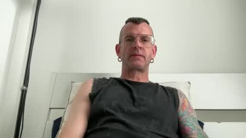 Snapshot of 1_hot_minute chatting on 05/27/26, 07:27 J online show from 05/27/26, 07:27