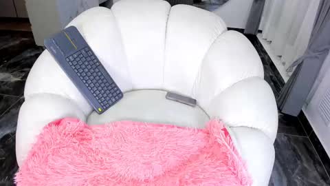 Snapshot of 1bonnie chatting on 02/28/25, 03:59 Hello soy bonnie online show from 02/28/25, 03:59