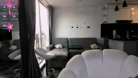 Snapshot of 1bonnie chatting on 11/17/25, 10:04 Hello soy bonnie online show from 11/17/25, 10:04