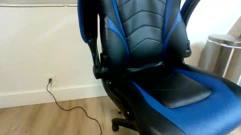 i erupt if you suck ur nipples 4 me and look at the camera while watching me online show from 04/21/26, 12:22