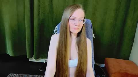 Snapshot of 1goldilocks chatting on 03/04/26, 05:08 online show from 03/04/26, 05:08