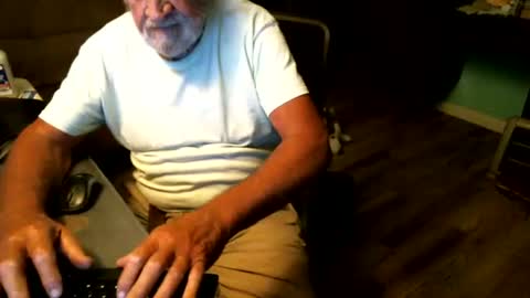 Snapshot of 1handyanddee chatting on 07/12/26, 02:02 1handyanddee online show from 07/12/26, 02:02