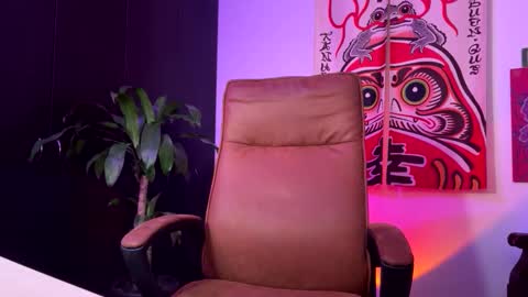 1hannamontana online show from 11/18/25, 10:36