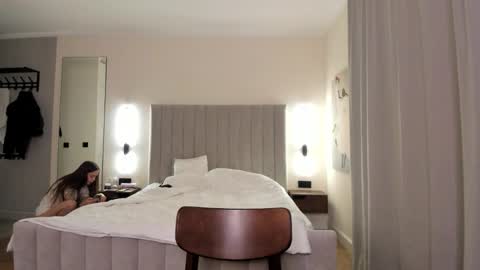 Lily 3 online show from 11/23/25, 06:41