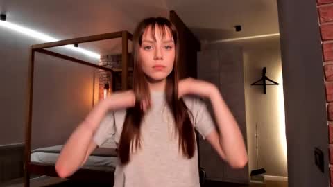 Lily 3 online show from 02/27/26, 06:52