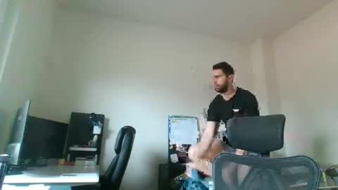 Snapshot of 1kamilkamil11 chatting on 04/14/26, 06:52 kam online show from 04/14/26, 06:52