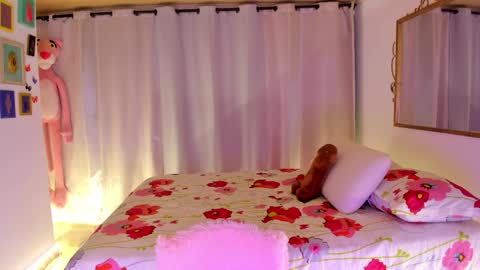 laiaa rivas online show from 11/25/25, 02:55