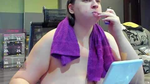 1LINDSEY1 online show from 09/29/25, 08:08