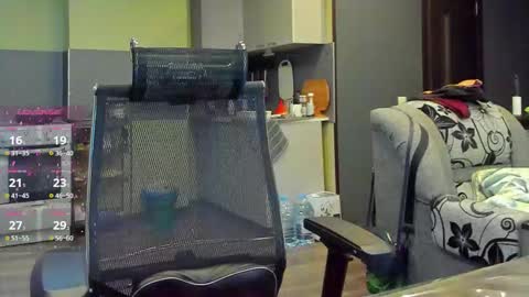 1LINDSEY1 online show from 10/28/25, 12:47