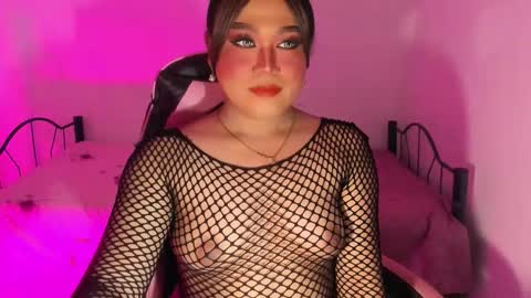 1lovelymess online show from 10/25/25, 02:41