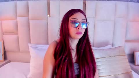 Snapshot of 1m_bella chatting on 02/11/25, 07:02 bella online show from 02/11/25, 07:02