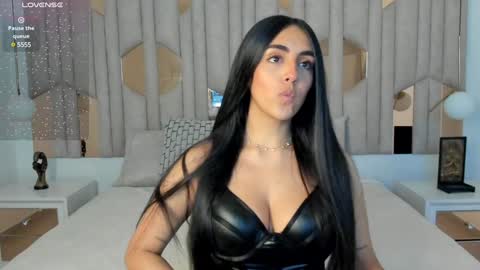 Snapshot of 1m_valery chatting on 12/02/24, 12:40 Valery  online show from 12/02/24, 12:40