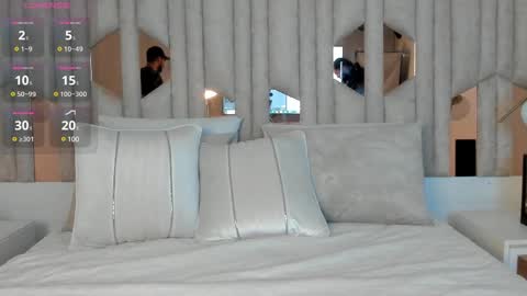 Snapshot of 1m_valery chatting on 03/11/25, 03:56 Valery  online show from 03/11/25, 03:56