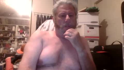 Snapshot of 1milkman2000 chatting on 06/14/26, 06:37 milkman online show from 06/14/26, 06:37